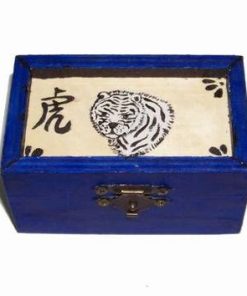 Casetuta din lemn cu ideograma si simbolul Tigrului