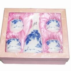 Set de sake compus din vas si 4 boluri