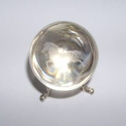 Sfera din cristal cu calul de parada