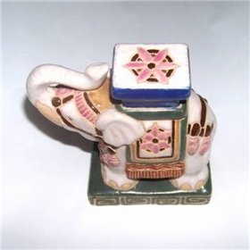 Elefant Feng Shui din ceramica cu trompa in sus