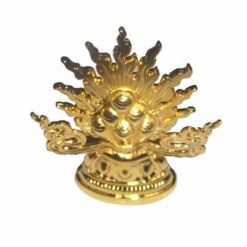 Flacara aurie care arde ghinionul din metal