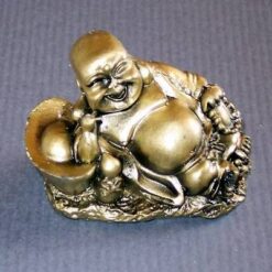 Statuia lui Buddha razand cu pepita