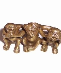 Cele trei maimute inteligente din metal