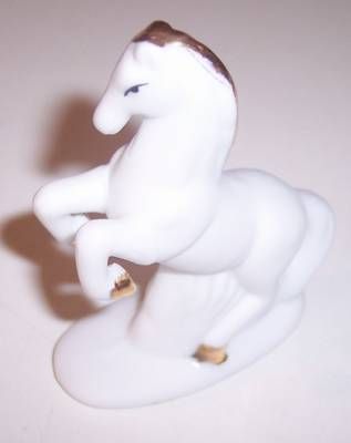 Calul de parada din ceramica - remediu Feng Shui