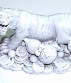 Tigrul alb cu bulgari de aur, monede si Wu Lou
