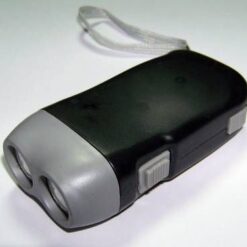 Lanterna cu led-uri, acumulatori si dinam incorporat