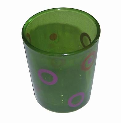 Pahar de culoare verde, cu model si lumanare tip pastila