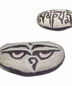 Piatra scultptata manual cu mantra Om Mani Pad Me Hum - mare