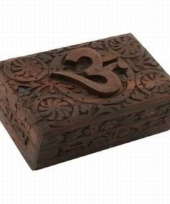 Cutiuta din lemn, sculptata manual, cu simbolul Tao/Om