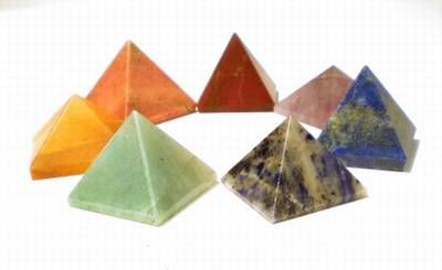 Set de 7 cristale piramide - aferente celor 7 chakre