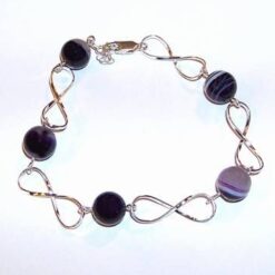 Bratara din argint cu cifra 8 si cristale de agat Bratara din argint cu cifra 8 si cristale de agat