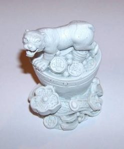 Tigrul alb cu pepita, monede si Ru Yi