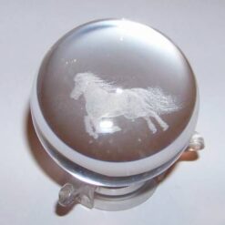 Sfera din cristal optic cu Calul de vant lung ta