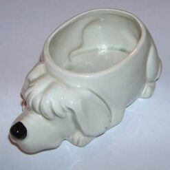 Caine din ceramica alba