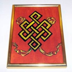 Tablou pictat manual - Nodul Mistirc galben pe fundal rosu