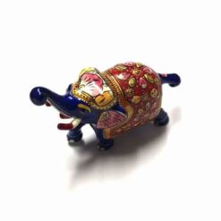 Elefant Feng Shui pictat manual, cu trompa ridicata