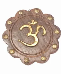 Simbolul Tao/OM din alama, pe suport din lemn