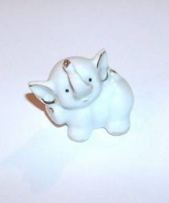 Elefant din portelan cu trompa ridicata