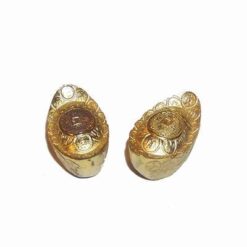 Pereche de pepite din metal auriu